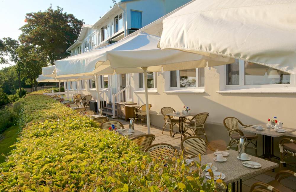 Terrasse Restaurant mit Meerblick auf Rügen